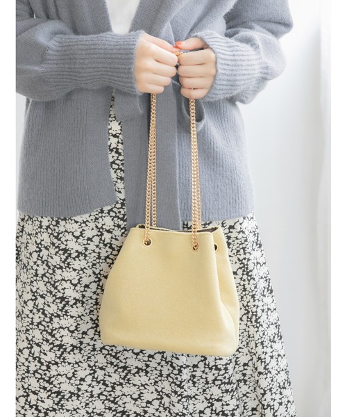 fifth（フィフス）の「ゴールドチェーンカラースクエアバッグ（ショルダーバッグ・レディース・ベージュ/ブルー/イエロー・FREE）」の3枚目の写真