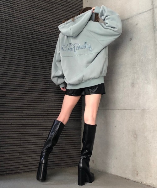 ENVYM(アンビー)の「ラグランビッグPK(パーカー・レディース・ブラック/ベージュ/ブルー・FREE)」の18枚目の写真