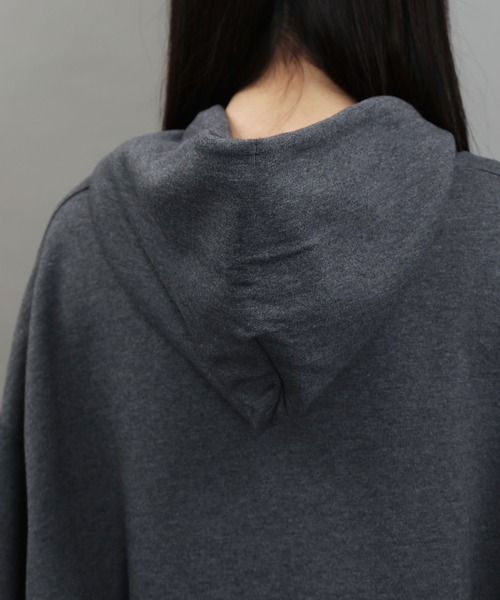 Champion(チャンピオン)の「Champion / チャンピオン スウェット オーバーサイズ プル パーカー / ビッグシルエット / 裏起毛(パーカー・メンズ・マルーン/ロイヤルブルー/ブラック/ホワイト/チャコールグレー/ライトブルー/レッド/オレンジ/グレー/ダークグリーン/ゴールド/ネイビー/パープル/ライトパープル/スカイブルー・M/L/XL/XXL/S/XXX-LARGE)」の19枚目の写真