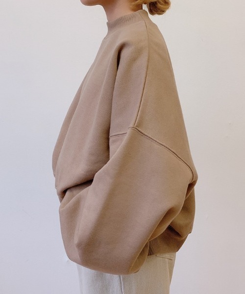 VANNIE U（ヴァニーユー）の「たぽ袖ショートスウェット（スウェット・レディース・ベージュ/ブラウン/ナチュラル・FREE）」の4枚目の写真