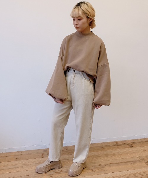 VANNIE U（ヴァニーユー）の「たぽ袖ショートスウェット（スウェット・レディース・ベージュ/ブラウン/ナチュラル・FREE）」の6枚目の写真