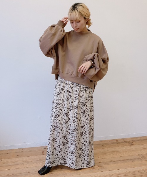 VANNIE U（ヴァニーユー）の「たぽ袖ショートスウェット（スウェット・レディース・ベージュ/ブラウン/ナチュラル・FREE）」の8枚目の写真