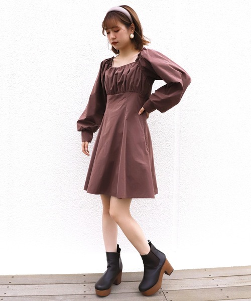 one after another NICE CLAUP（ワンアフターアナザーナイスクラップ）の「ボリュームミニワンピース（ワンピース・レディース・ブラック/ベージュ/ブラウン・FREE）」の17枚目の写真