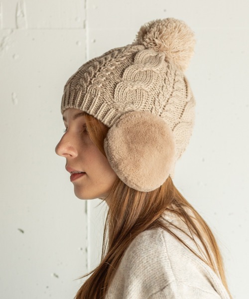 14+（イチヨンプラス）の「耳当て付きポンポンワッチ（ニットキャップ/ビーニー・レディース・アイボリー/グレー/ブラック/ベージュ/パープル/ライトグレー/グリーン/ベージュ系3・FREE）」の6枚目の写真