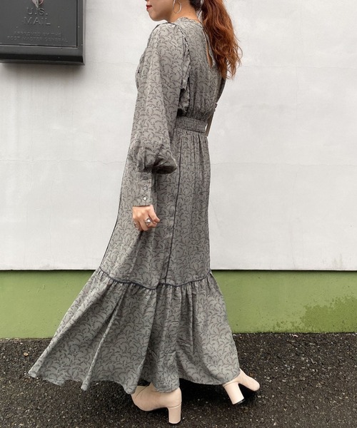 archives（アルシーヴ）の「花柄パイピングワンピース（ワンピース・レディース・ベージュ/ブラウン/グレー・MEDIUM）」の2枚目の写真