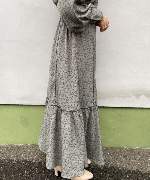 archives（アルシーヴ）の「花柄パイピングワンピース（ワンピース・レディース・ベージュ/ブラウン/グレー・MEDIUM）」の12枚目の写真