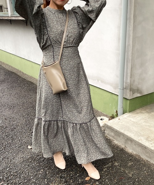 archives（アルシーヴ）の「花柄パイピングワンピース（ワンピース・レディース・ベージュ/ブラウン/グレー・MEDIUM）」の10枚目の写真