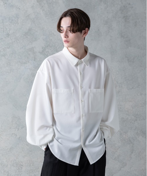 INTER FACTORY（インターファクトリー）の「ファッションインフルエンサー DAISUKE - Wポケットルーズスリーブシャツ　made in INTER FACTORY（シャツ/ブラウス・メンズ・ホワイト/その他/グレイッシュベージュ・MEDIUM/LARGE）」の4枚目の写真