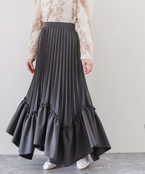 archives（アルシーヴ）の「イレヘムプリーツティアードスカート（スカート・レディース・グレイッシュベージュ/ベージュ/チャコールグレー・MEDIUM）」の2枚目の写真