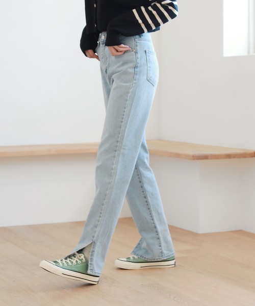 by muni:r（バイ ムニール）の「足が長く見えるシルエットハイウエストロングスリットデニム（デニムパンツ・レディース・ライトブルー/ブラック/ブルー・SMALL/MEDIUM）」の11枚目の写真