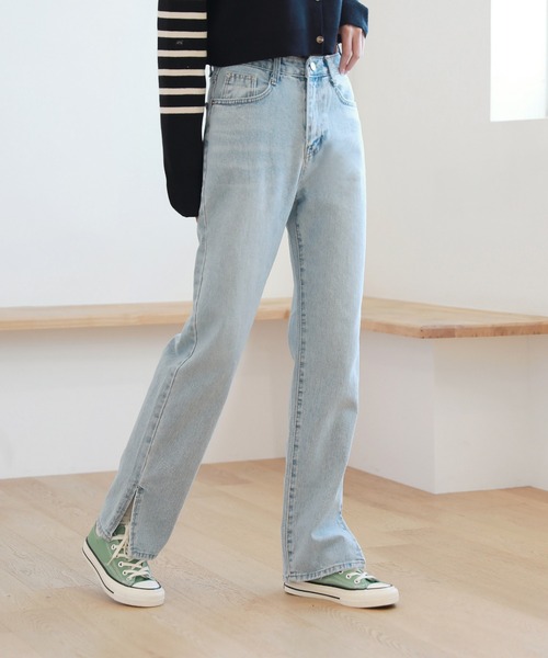 by muni:r（バイ ムニール）の「足が長く見えるシルエットハイウエストロングスリットデニム（デニムパンツ・レディース・ライトブルー/ブラック/ブルー・SMALL/MEDIUM）」の13枚目の写真