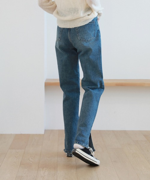 by muni:r（バイ ムニール）の「足が長く見えるシルエットハイウエストロングスリットデニム（デニムパンツ・レディース・ライトブルー/ブラック/ブルー・SMALL/MEDIUM）」の18枚目の写真