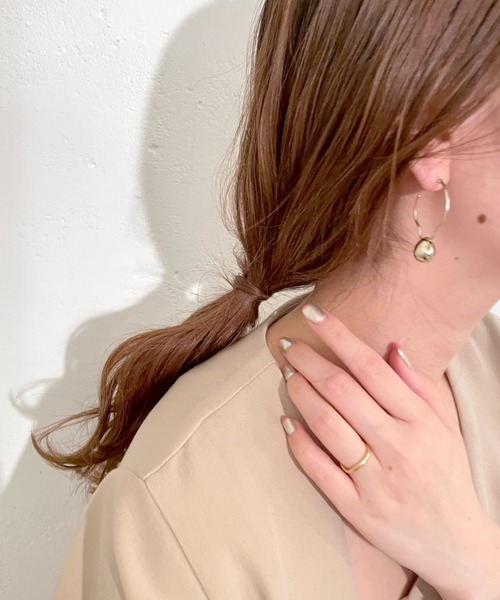 mystic（ミスティック）の「[eau un bijou] drop (pierce)（ピアス（両耳用）・レディース・シルバー/ゴールド・FREE）」の4枚目の写真