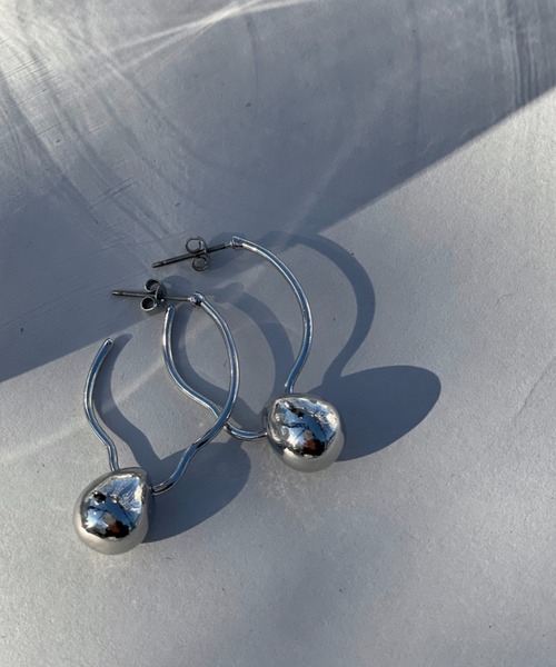 mystic（ミスティック）の「[eau un bijou] drop (pierce)（ピアス（両耳用）・レディース・シルバー/ゴールド・FREE）」の3枚目の写真