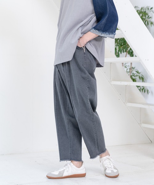 CASPER JOHN（キャスパージョン）の「Cut-off Tapered Denim Pants/カットオフテーパードデニムパンツ（デニムパンツ・メンズ・ホワイト/ライトグレー/サックスブルー・SMALL/MEDIUM/LARGE）」の9枚目の写真