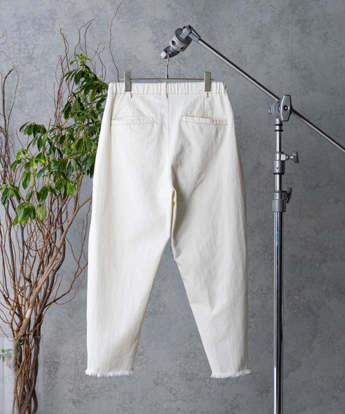 CASPER JOHN（キャスパージョン）の「Cut-off Tapered Denim Pants/カットオフテーパードデニムパンツ（デニムパンツ・メンズ・ホワイト/ライトグレー/サックスブルー・SMALL/MEDIUM/LARGE）」の6枚目の写真