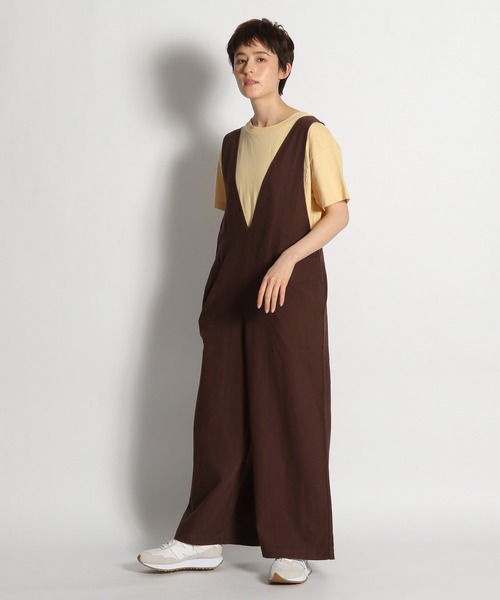 niko and...（ニコアンド）の「V開きサロペット（サロペット/オーバーオール・レディース・ブラック/ブラウン/カーキ・MEDIUM/LARGE）」の6枚目の写真