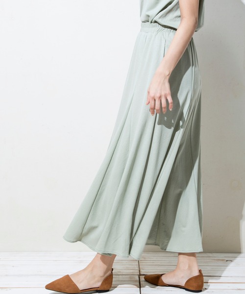 MILLION CARATS（ミリオンカラッツ）の「【接触冷感・UVカット】夏を快適に過ごすための機能素材！裾に向けてボリュームのあるマーメイドラインがスタイルアップして見せてくれるフレアースカート（スカート・レディース・ブラック/ベージュ/ミント・FREE）」の14枚目の写真