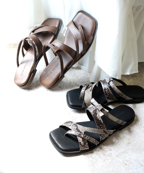 AmiAmi(アミアミ)の「メニーストラップフラットサンダル(サンダル・レディース・ブラック/ブラウン/グレイッシュベージュ/アイボリー/パイソン・L/LL/M/S)」の11枚目の写真