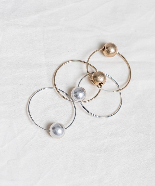 UNE MANSION（ユヌマンション）の「リングボールピアス（ピアス（両耳用）・レディース・シルバー/ゴールド・ONE SIZE）」の17枚目の写真