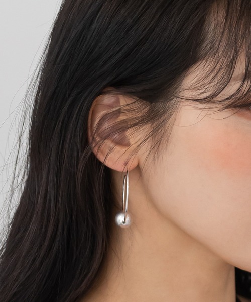 UNE MANSION（ユヌマンション）の「リングボールピアス（ピアス（両耳用）・レディース・シルバー/ゴールド・ONE SIZE）」の11枚目の写真