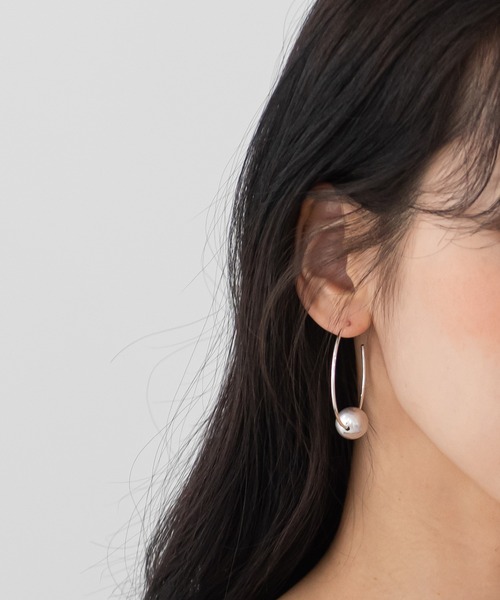 UNE MANSION（ユヌマンション）の「リングボールピアス（ピアス（両耳用）・レディース・シルバー/ゴールド・ONE SIZE）」の5枚目の写真