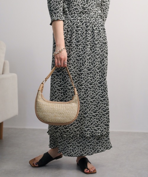 ap retro（アプレトロ）の「クリンクル加工ティアードナロースカート（スカート・レディース・ブラック/グリーン/アイボリー・FREE）」の3枚目の写真