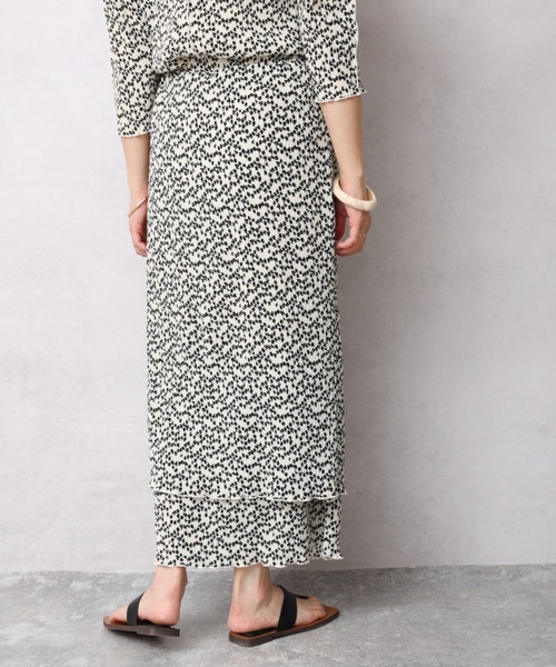 ap retro（アプレトロ）の「クリンクル加工ティアードナロースカート（スカート・レディース・ブラック/グリーン/アイボリー・FREE）」の4枚目の写真