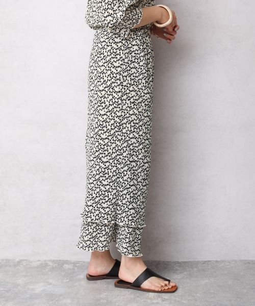 ap retro（アプレトロ）の「クリンクル加工ティアードナロースカート（スカート・レディース・ブラック/グリーン/アイボリー・FREE）」の9枚目の写真