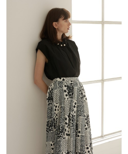 TONAL - パールハイネックノースリーブブラウス TONAL（トーナル）の「パールハイネックノースリブラウス