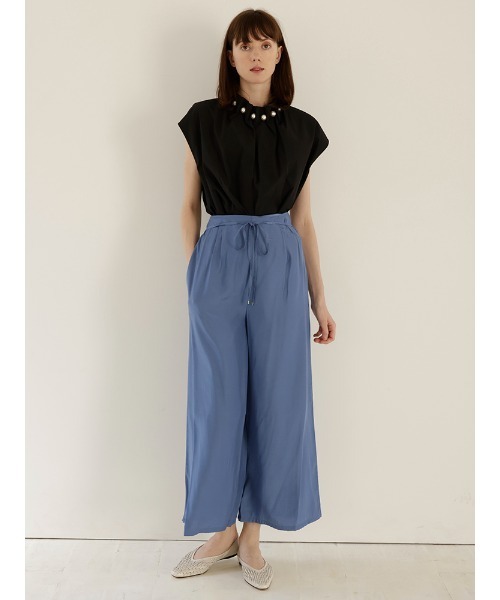TONAL☆パールハイネック☆ノースリ☆ブラウス☆ネイビー♪トーナル　トップス TONAL（トーナル）の「パールハイネックノースリブラウス