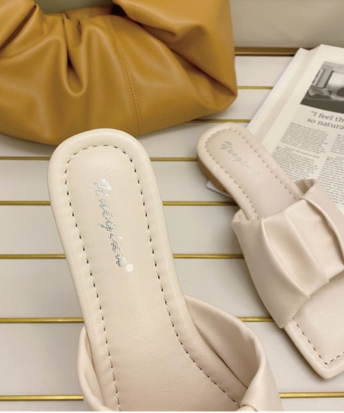 meJane(ミージェーン)の「シャーリングタックデザインスクエアフラットサンダル【ZOZOTOWN限定】(サンダル・レディース・ブラック/オフホワイト・S/M/L)」の9枚目の写真