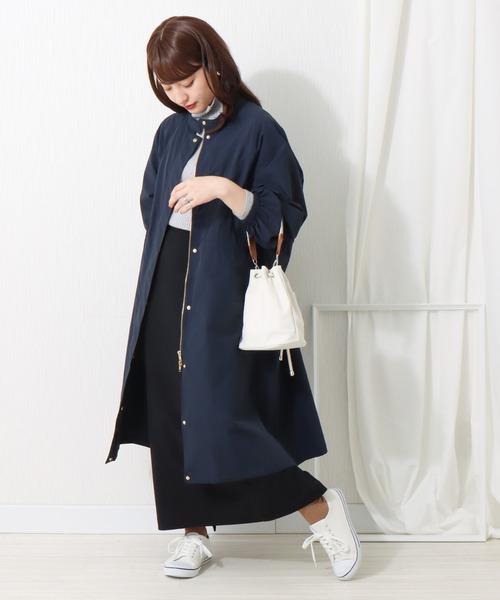 libelle more（リベル モア）の「撥水加工 スタンドカラーロングコート（マウンテンパーカー・レディース・ネイビー/カーキ/モカ/ブラック/グレイッシュベージュ・M/L）」の9枚目の写真