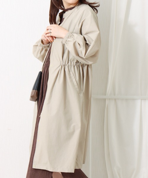 libelle more（リベル モア）の「撥水加工 スタンドカラーロングコート（マウンテンパーカー・レディース・ネイビー/カーキ/モカ/ブラック/グレイッシュベージュ・M/L）」の16枚目の写真