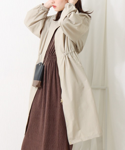 libelle more（リベル モア）の「撥水加工 スタンドカラーロングコート（マウンテンパーカー・レディース・ネイビー/カーキ/モカ/ブラック/グレイッシュベージュ・M/L）」の17枚目の写真