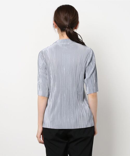 DISCOAT（ディスコート）の「ランダムプリーツハイネック5分袖プルオーバー（Tシャツ/カットソー・レディース・ブラック/ホワイト系その他/ブルー系その他・FREE）」の4枚目の写真