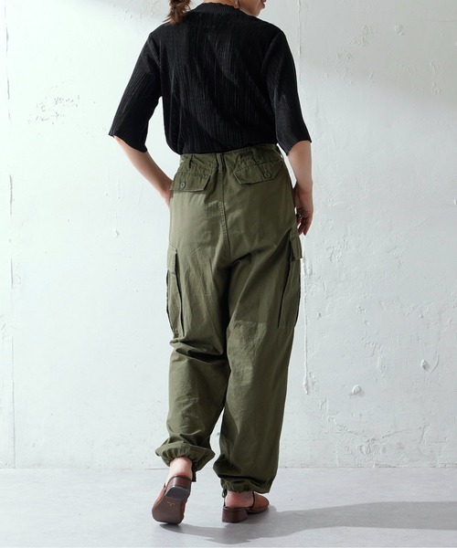 DISCOAT（ディスコート）の「ランダムプリーツハイネック5分袖プルオーバー（Tシャツ/カットソー・レディース・ブラック/ホワイト系その他/ブルー系その他・FREE）」の16枚目の写真