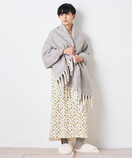 BIRTHDAY BAR(バースデイバー)の「ボリューム ポケットショール(ストール/ショール・レディース・グレー/ブルー・フリー)」の3枚目の写真