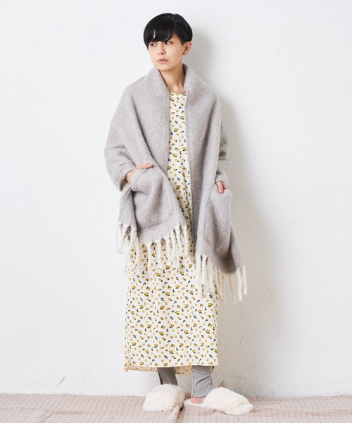 BIRTHDAY BAR(バースデイバー)の「ボリューム ポケットショール(ストール/ショール・レディース・グレー/ブルー・フリー)」の5枚目の写真