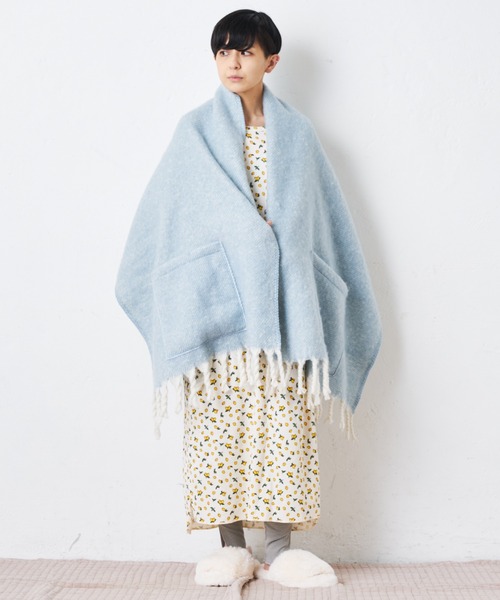 BIRTHDAY BAR(バースデイバー)の「ボリューム ポケットショール(ストール/ショール・レディース・グレー/ブルー・フリー)」の8枚目の写真