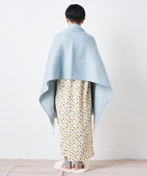 BIRTHDAY BAR(バースデイバー)の「ボリューム ポケットショール(ストール/ショール・レディース・グレー/ブルー・フリー)」の11枚目の写真