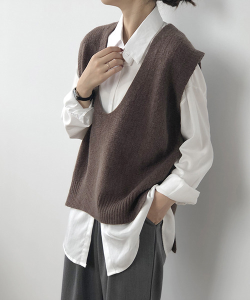 c.u.l（シーユーエル）の「ワイドVネックベスト culw91（ベスト・レディース・ブラック/イエロー/グレー/ベージュ/ブラウン・FREE）」の3枚目の写真