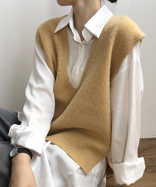 c.u.l（シーユーエル）の「ワイドVネックベスト culw91（ベスト・レディース・ブラック/イエロー/グレー/ベージュ/ブラウン・FREE）」の5枚目の写真