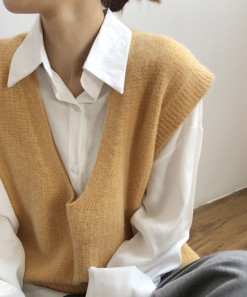 c.u.l（シーユーエル）の「ワイドVネックベスト culw91（ベスト・レディース・ブラック/イエロー/グレー/ベージュ/ブラウン・FREE）」の6枚目の写真