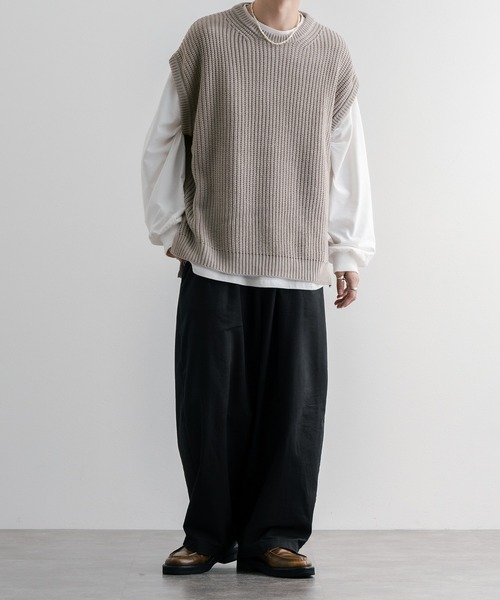 epnok（エプノック）の「サイドスリットニットベスト（ベスト・メンズ・ネイビー/グレイッシュブルー/グレイッシュベージュ/ブラウン・SMALL/MEDIUM/LARGE）」の13枚目の写真