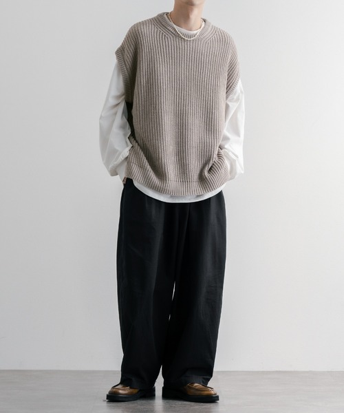 epnok（エプノック）の「サイドスリットニットベスト（ベスト・メンズ・ネイビー/グレイッシュブルー/グレイッシュベージュ/ブラウン・SMALL/MEDIUM/LARGE）」の14枚目の写真