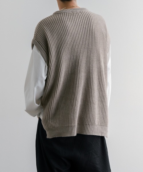 epnok（エプノック）の「サイドスリットニットベスト（ベスト・メンズ・ネイビー/グレイッシュブルー/グレイッシュベージュ/ブラウン・SMALL/MEDIUM/LARGE）」の10枚目の写真