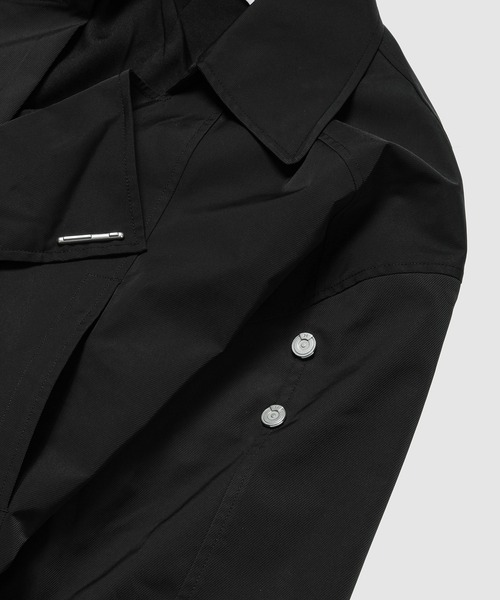 C2H4（シーツーエイチフォー）の「LAYERED SCULPTURE FORM TECH- TRENCH COAT（トレンチコート・メンズ・ブラック・M）」の5枚目の写真