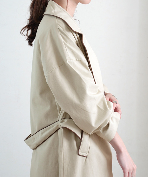Fizz（フィズ）の「【Fizz/フィズ】　配色パイピングツイルロングトレンチコート（トレンチコート・レディース・ベージュ/オフホワイト/イエロー/ライトベージュ・FREE）」の5枚目の写真