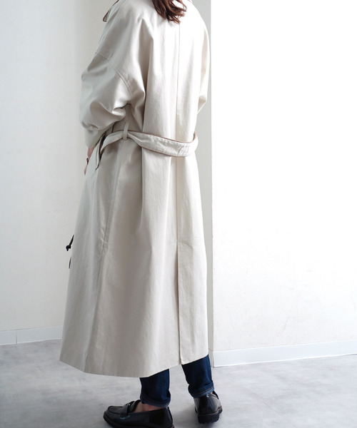 Fizz（フィズ）の「【Fizz/フィズ】　配色パイピングツイルロングトレンチコート（トレンチコート・レディース・ベージュ/オフホワイト/イエロー/ライトベージュ・FREE）」の21枚目の写真